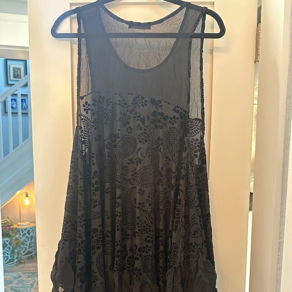 Sleeveless Layering Sleeveless Top - Picture 1 of 4